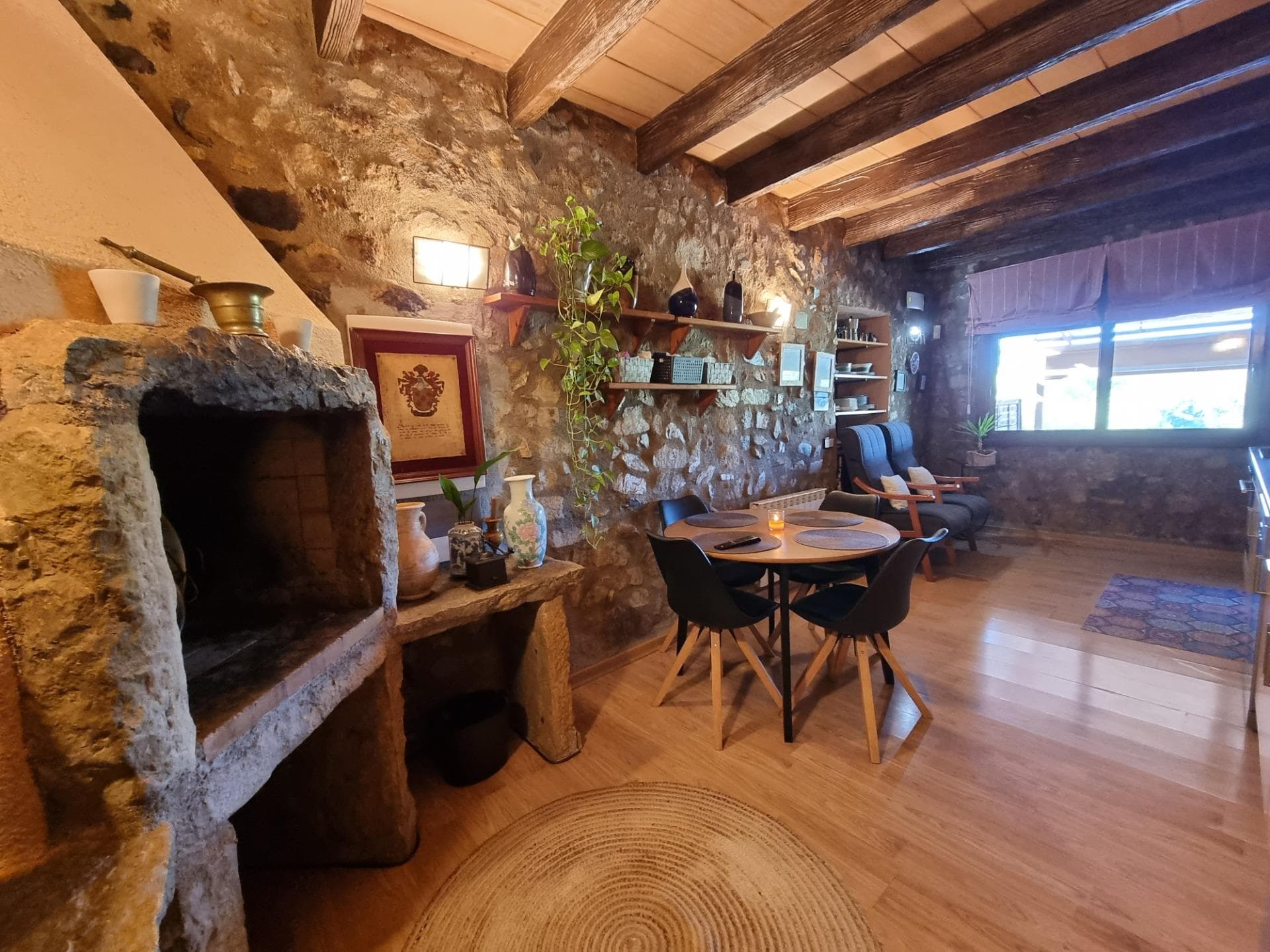 Casa Estilo Masía Adosada del Año 1900,