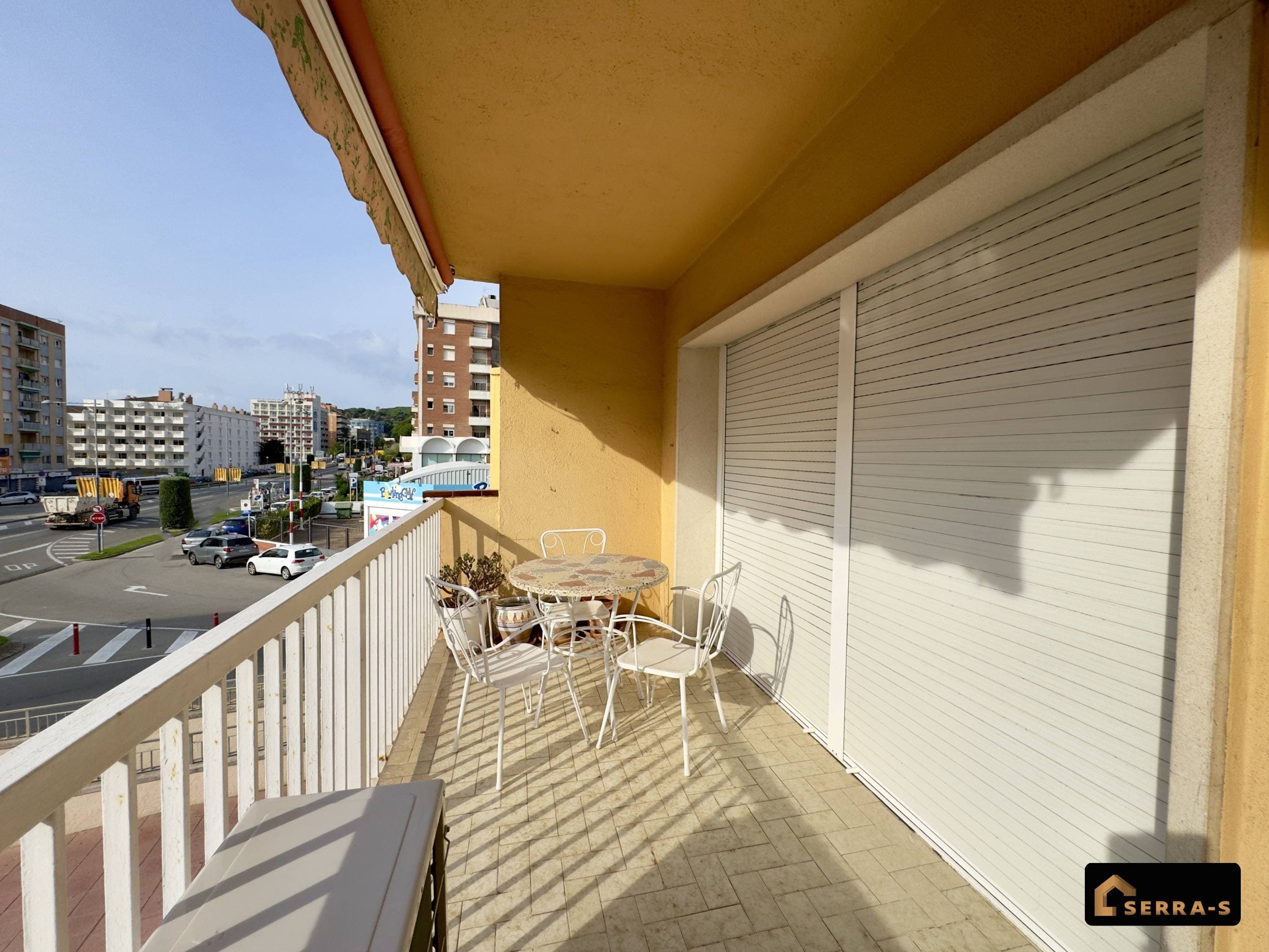 este precioso piso situado en Calella, ideal para disfrutar de la comodidad y el bienestar en cada rincón