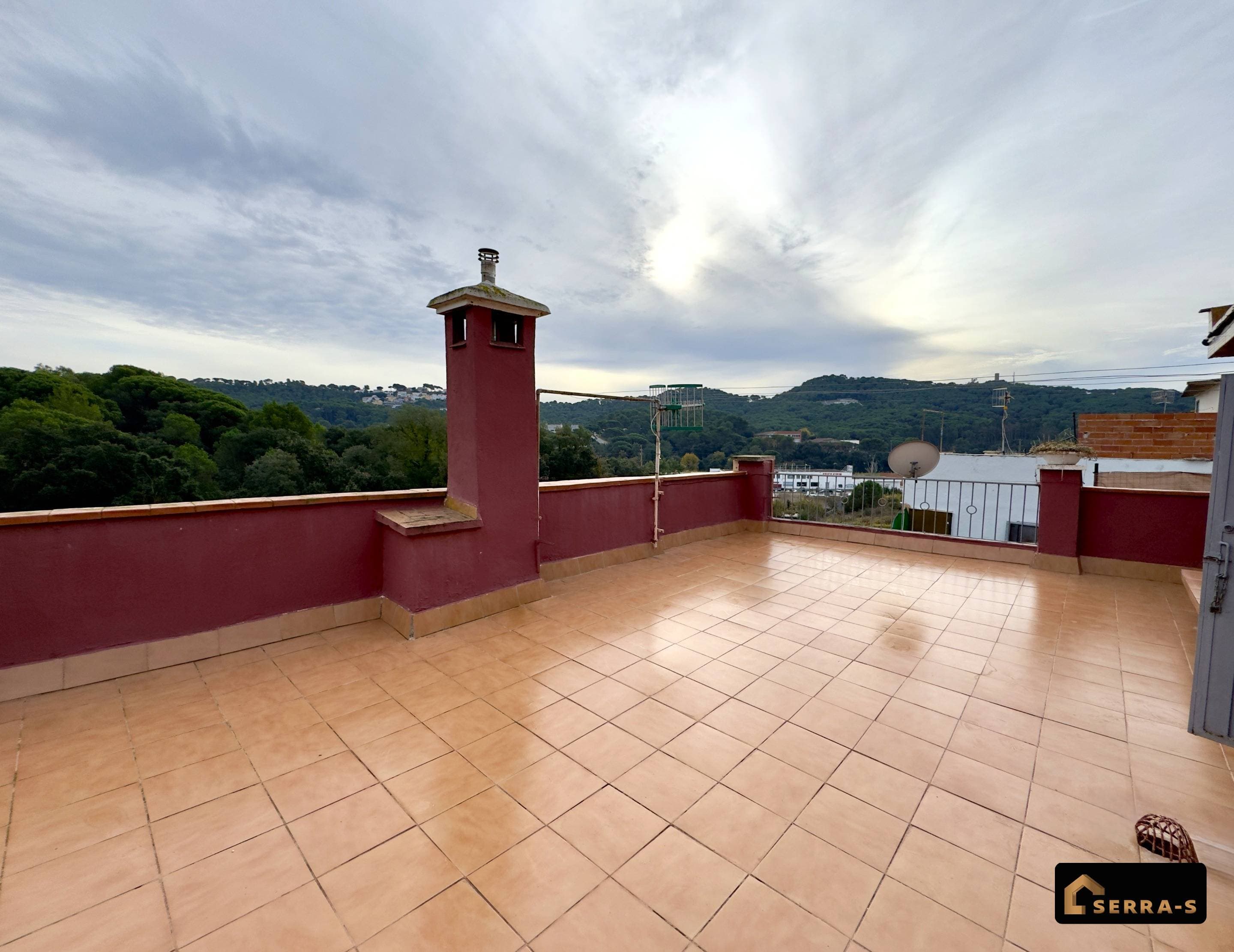 Esta vivienda necesita una actualización por este motivo el PRECIO ES NEGOCIABLE !!
