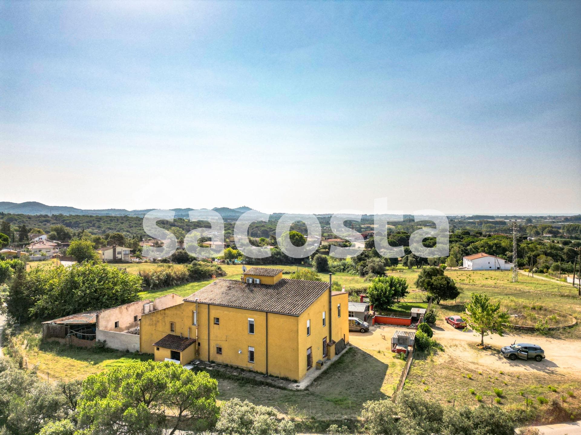 Masía con encanto en Tordera: ideal para turismo rural o restaurante