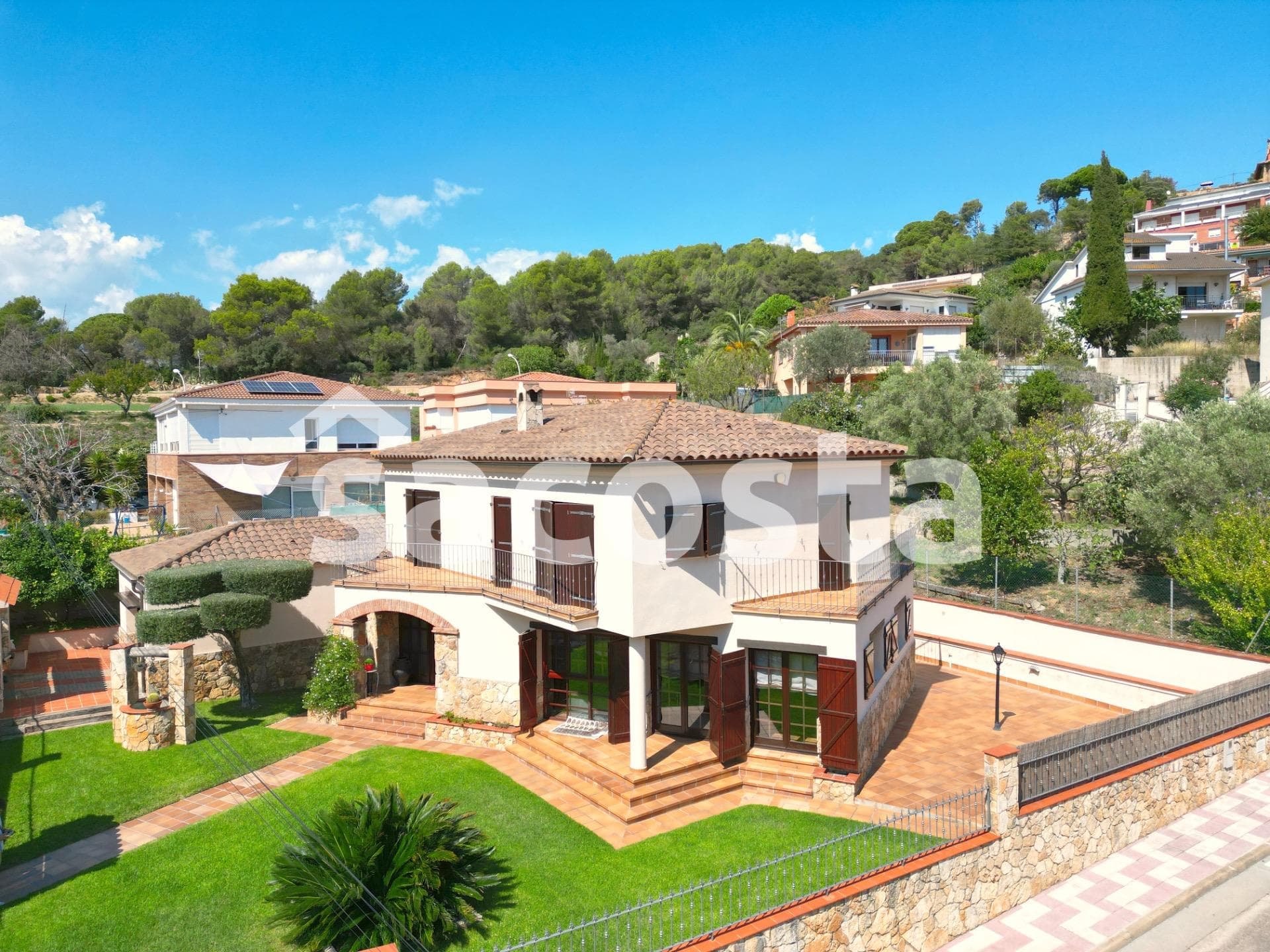 Exclusiva casa con sol todo el día, eficiencia energética en Blanes